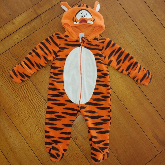 Disney Other - Tigger Fleece Sleeper, 3-6 mos, for Halloween?